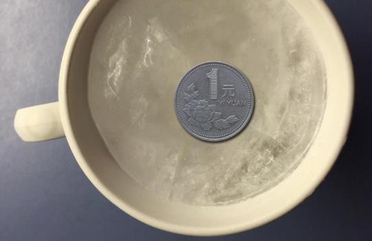 涨知识！出远门要在冰箱放硬币 你知道为啥吗？
